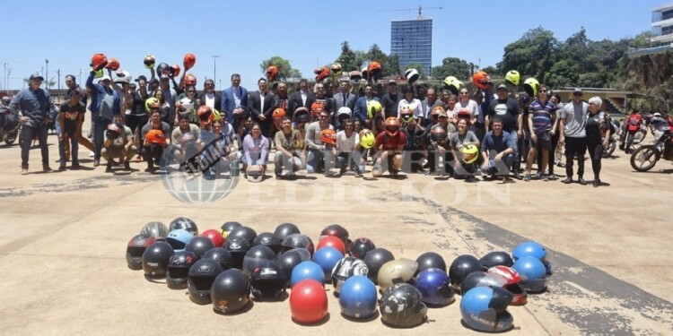 A LA ESPERA. Los cursos de capacitación en conducción segura de motos tuvieron muy buena aceptación en Misiones, tanto de los conductores propiamente dicho, como de los municipios.