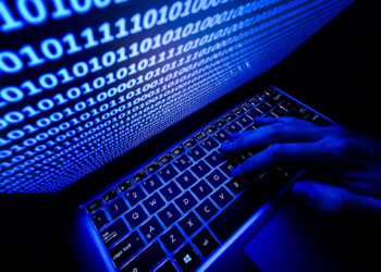 Falla informática a nivel mundial también afecta a trenes, hospitales y bancos