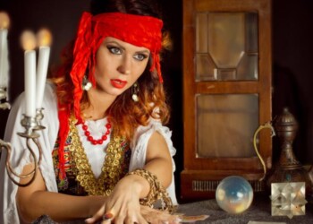 Qué signos deberán tomar decisiones difíciles en julio, según el horóscopo gitano