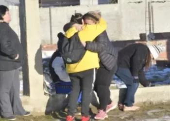 Buscaba desesperadamente a su hijo: lo encontró muerto por el frío