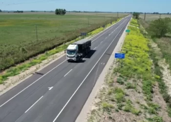 Restringen la circulación de camiones en las rutas nacionales 12 y 14: en qué días y horarios