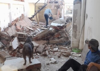 Descartan riesgos para edificios cercanos, tras colapsar la losa de una obra en construcción