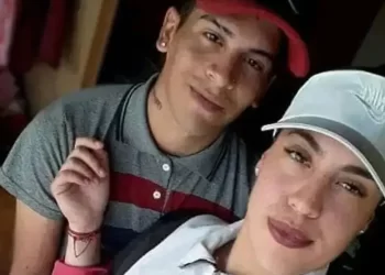 Mujer policía asesinó a balazos a su novio en un campamento