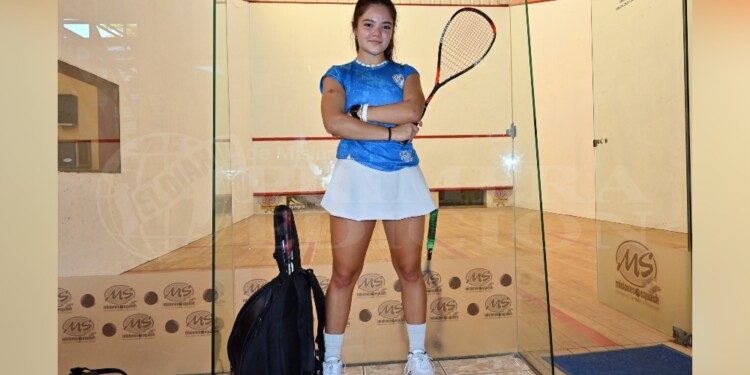 ARMA LAS VALIJAS. Paula, que en la actualidad vive en Mar del Plata, viajará hoy hacia el Mundial en Houston.