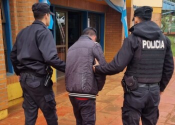 Robó un celular, lo siguió usando y fue atrapado por la Policía