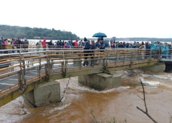 Con lleno total, finalmente abrió el circuito Garganta del Diablo en Cataratas