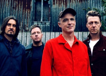 Travis vuelve al ruedo con aportes de lujo