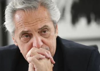 La Justicia allanó el departamento de Alberto Fernández y secuestró su teléfono