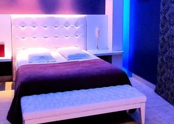 Lo buscaban desesperadamente tras no volver del boliche: estaba en un hotel alojamiento con tres personas