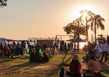 Una tarde para compartir con títeres y buena música en el balneario El Brete
