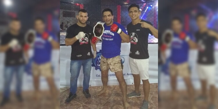 POR EL CINTURÓN. Armoa (centro) quiere dar el golpe frente a Figueroa.