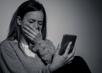 Seis de cada diez mujeres en Argentina reciben mensajes digitales sexuales y misóginos