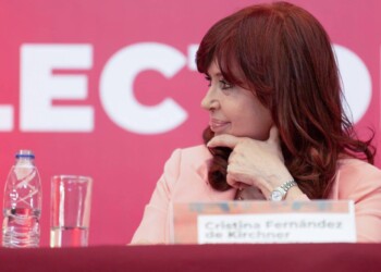 Cristina Kirchner le pidió hoy a Maduro que por “el legado de Hugo Chávez” publique las actas electorales