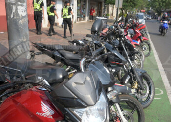Exigen más plazas para motos: “Nos quieren cobrar un servicio deficiente”
