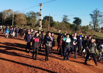 Candelaria: Alumnos de la Escuela Santa Cecilia realizaron una excursión hasta el Salto Mandové