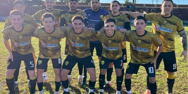 PIE DERECHO. El Aurinegro, con Fernández como DT, derrotó a Santa Bárbara. (Gentileza A. Smialkowski)