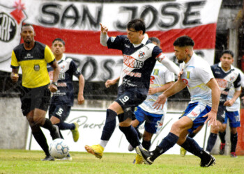 El clásico entre Guaraní y Mitre fue otra fiesta sin goles