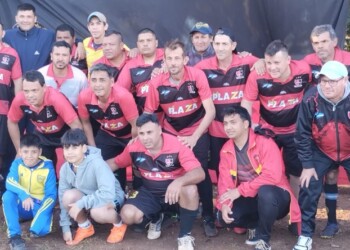 Fútbol: La Plaza gritó campeón en Veteranos +40