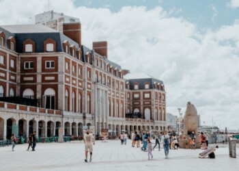 Turismo Social del IPS: desde el lunes inscriben para viajar a Mar del Plata en verano