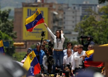 Reapareció públicamente Corina Machado y volvió a cargar contra Maduro