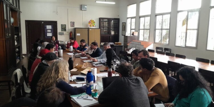 DIÁLOGO. En septiembre docentes esperan un incremento “sustancial”.