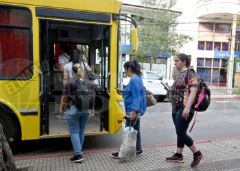 Ola de descontento entre los usuarios ante la “inesperada suba del boleto”