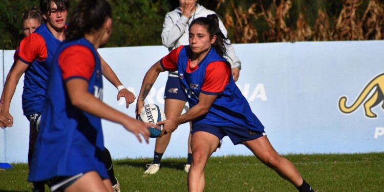EN ACCIÓN. “Pula” Pedrozo en la concentración en Casa Pumas. / Foto Prensa UAR