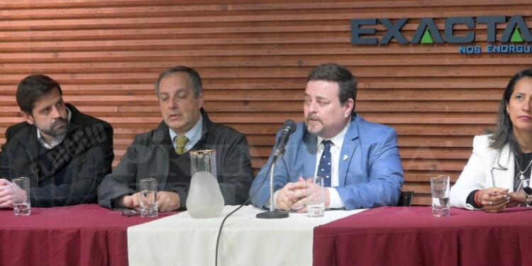 PARA NO DESAPROVECHAR. La visita de Rabinovich despierta gran interés en distintos sectores de la sociedad.