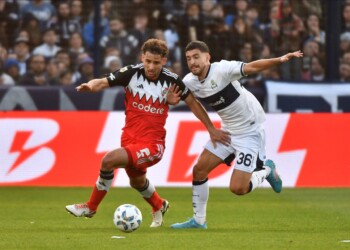 River no lo supo aguantar y Gimnasia rescató un punto en el Bosque