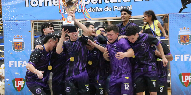 LOCURA TOTAL. Santa Rita se quedó con el trofeo y el premio económico de un millón de pesos que otorgaba la cita. (Foto: Sólo Futsal)