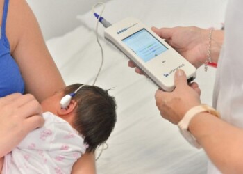 Fomentan la detección temprana de problemas auditivos en neonatos