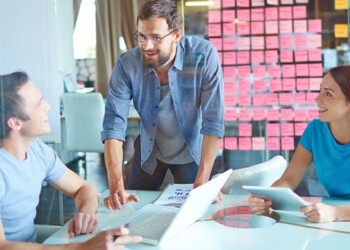 Mejora tus  relaciones y desempeño con coaching laboral