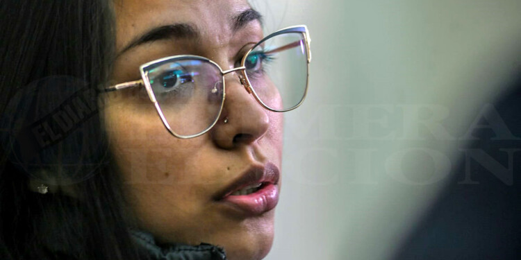 FIRMEZA. La hija de la víctima fatal reiteró ayer su desconfianza con la investigación de la policía provincial y pidió que colabore GN. Foto: Gentileza M. Otaño (@mmo_marcos)