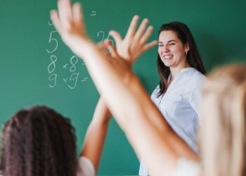 La Justicia suspendió el Impuesto a las Ganancias para los docentes