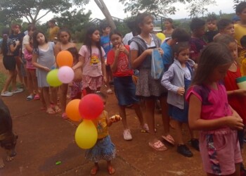 “Mamá Tola”, un alma solidaria en el barrio San Isidro que agasaja a los más pequeños