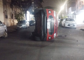 Dos personas heridas tras choque y vuelco en Posadas