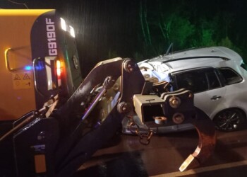 Un hombre murió tras chocar su automóvil contra una motoniveladora