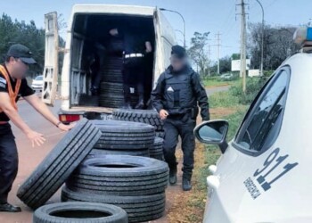 Secuestraron en Montecarlo neumáticos de contrabando valuados en más de $6 millones