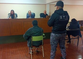 Condenan a 11 años de prisión a electricista por abusar de sus hijas
