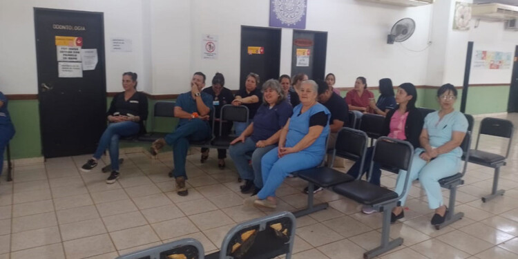 PROTESTA. Los trabajadores de salud de Eldorado encabezaron ayer asambleas para analizar el deterioro salarial.