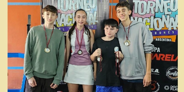 TODOS CON MEDALLAS. Bautista, Sofía, Segundo y Valentín, en Salta.