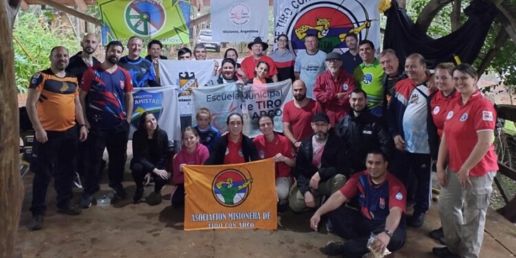 PARTICIPANTES. Arqueros de todo Misiones y de Chaco se reunieron en el Camping JC de Capioví para competir.