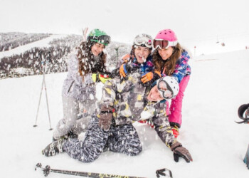 Turismo estudiantil: controversia por la póliza