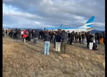 Evacuaron un vuelo de Aerolíneas Argentinas por amenaza de bomba