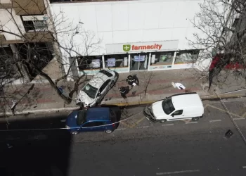 Horror en Córdoba: un auto atropelló a más de 30 personas en pleno centro