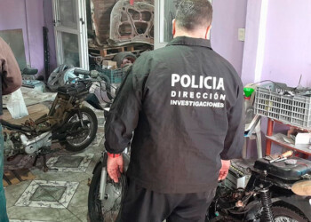 Investigan presunta red de vehículos robados