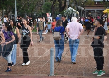 Encuentro cultural y gastronómico con brillo propio en Villa Sarita