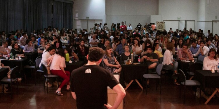 PENSARNOS. Buscan ser un punto de divulgación para valorar la ciencia y generar un pensamiento crítico y social.