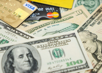 Cómo funcionará la tarjeta de débito en dólares, un uso ligado a la salida del cepo