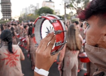 Posadas vive a pleno su segunda noche de estudiantina